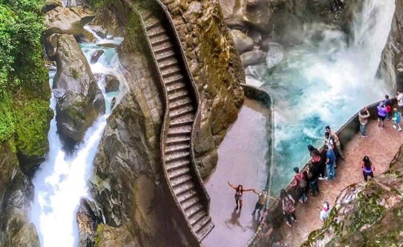 Pailón del Diablo Waterfall, Near Baños, Tungurahua, Ecuador